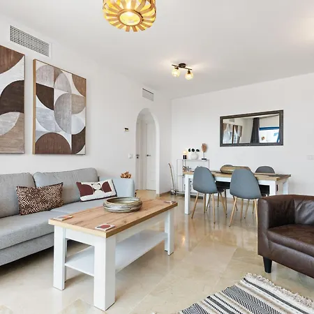 Duquesa Seaview Apartment *